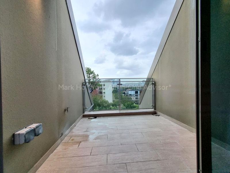 2 Bed Condo for Rent in  Holland Grove Road - Image 6